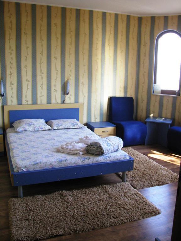 Family Hotel Emaly 1 Bankya Quarto foto