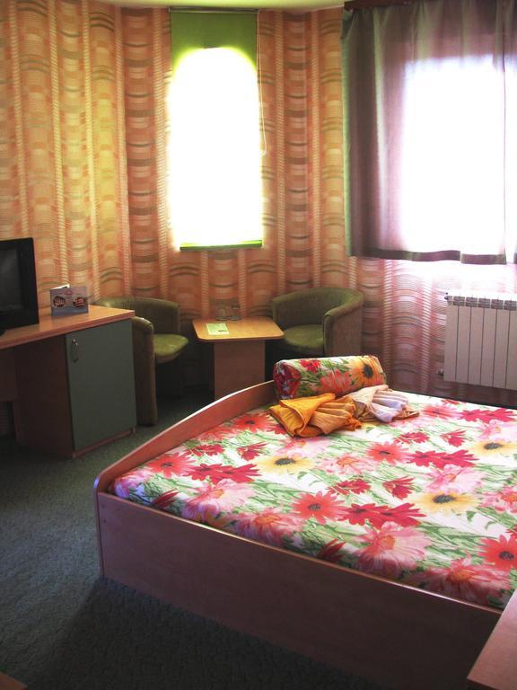Family Hotel Emaly 1 Bankya Quarto foto