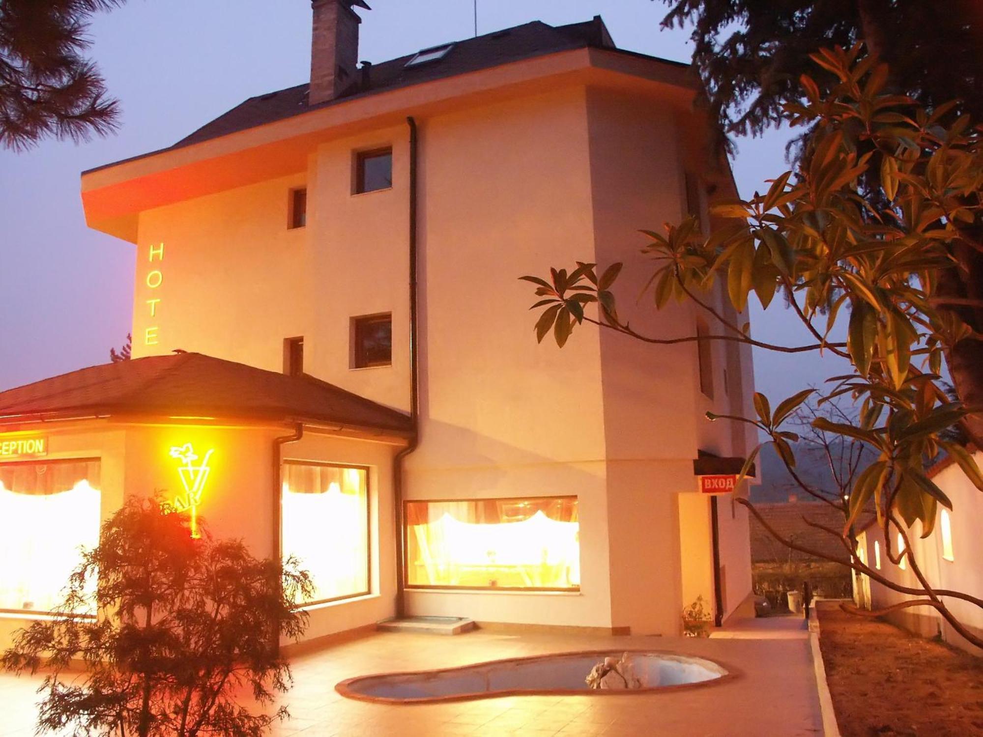 Family Hotel Emaly 1 Bankya Exterior foto
