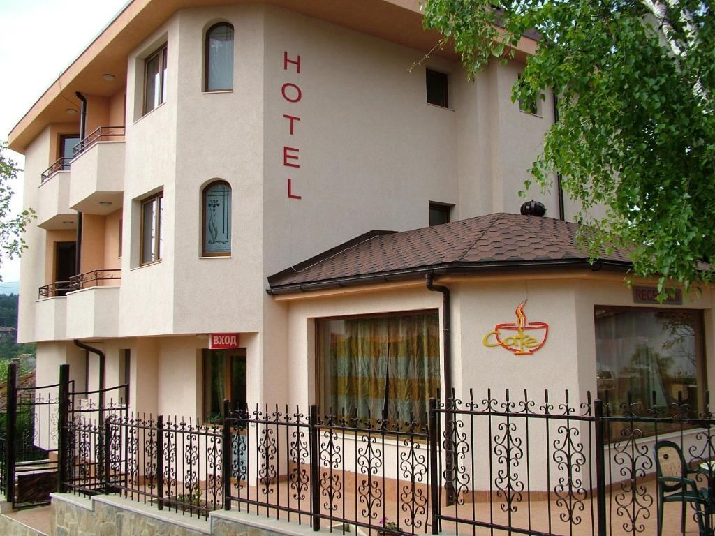 Family Hotel Emaly 1 Bankya Exterior foto